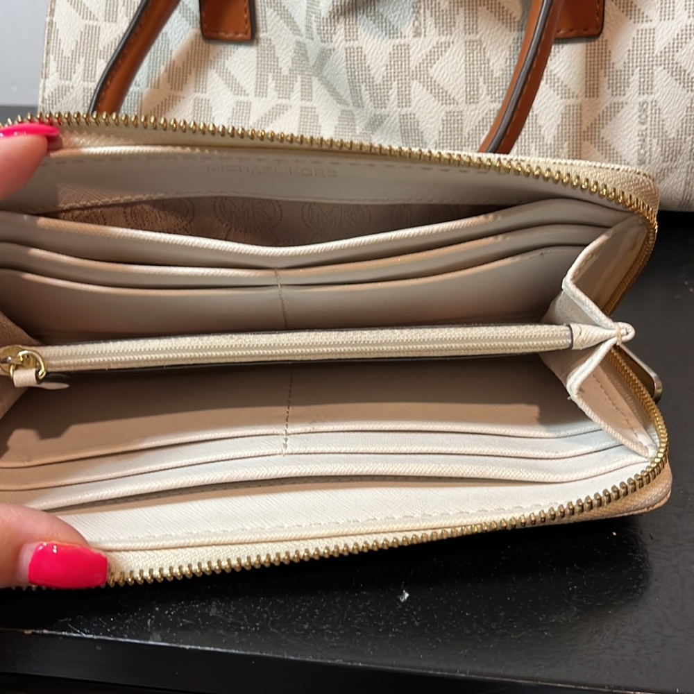 Michael Kors Hamilton Monogram With Matching Wallet - Picture 17 of 17